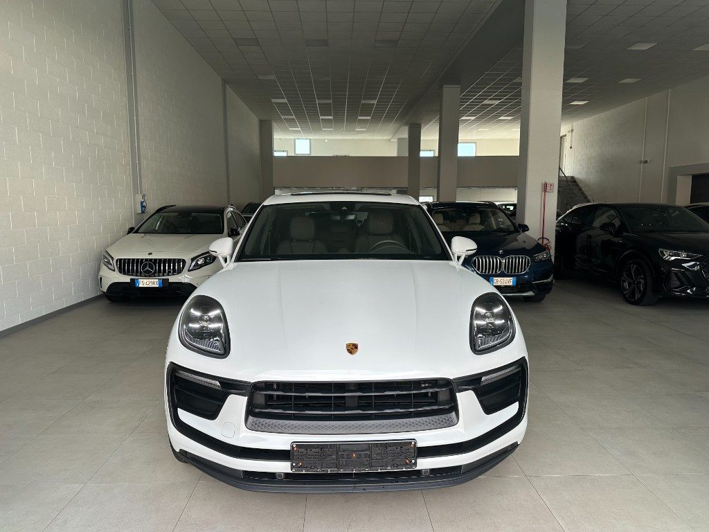 PORSCHE Macan 2.0