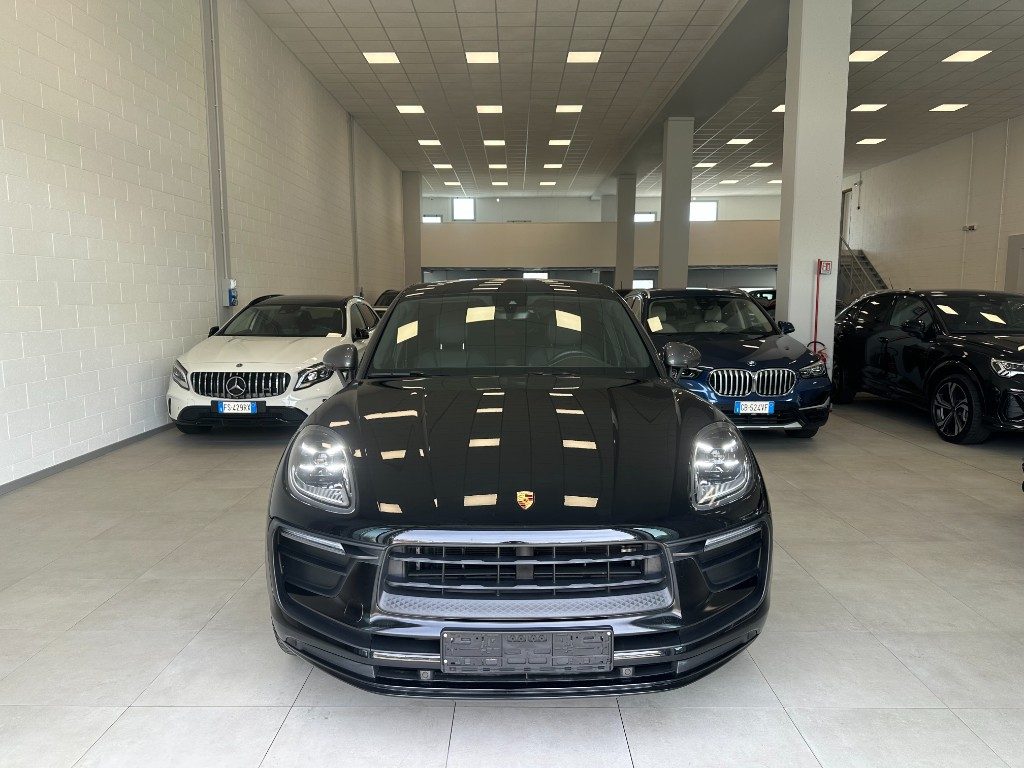 PORSCHE Macan 2.0 T