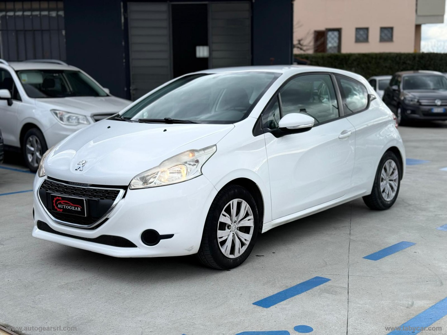 PEUGEOT 208 208 1.2 VTi 82 CV 3p. Allure
