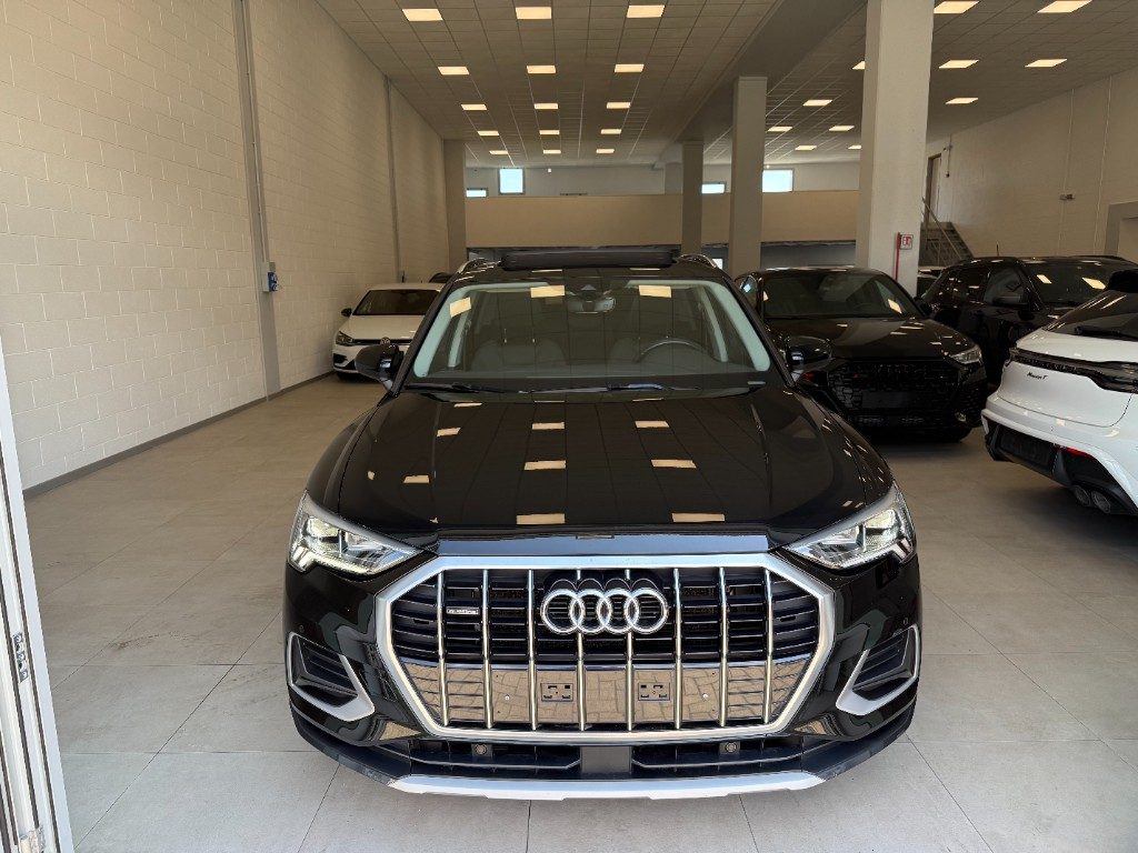 AUDI Q3 40 TDI quattro S tronic Business Advanced